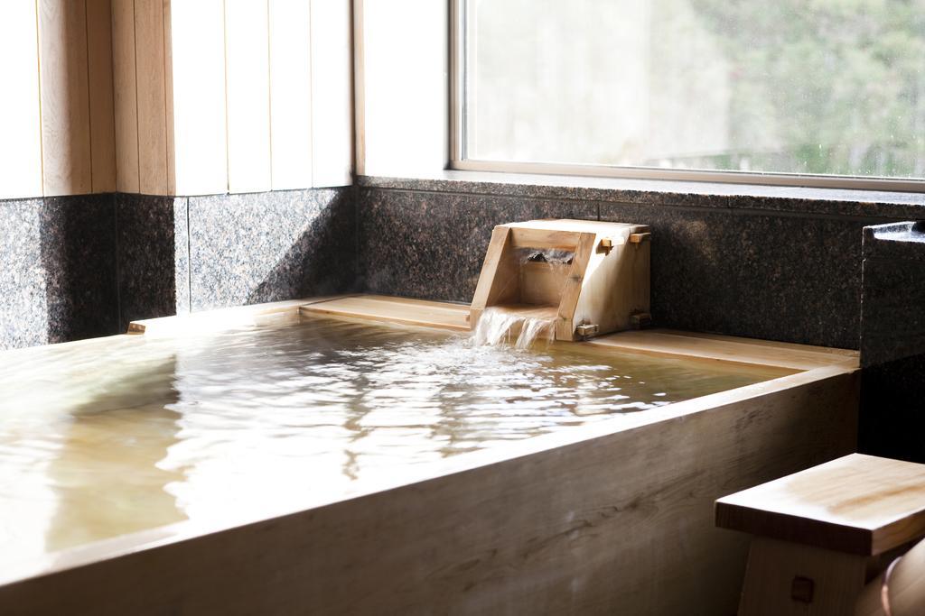 Menard Aoyama Resort: Wafukan Utatsukasa อิงะ ภายนอก รูปภาพ